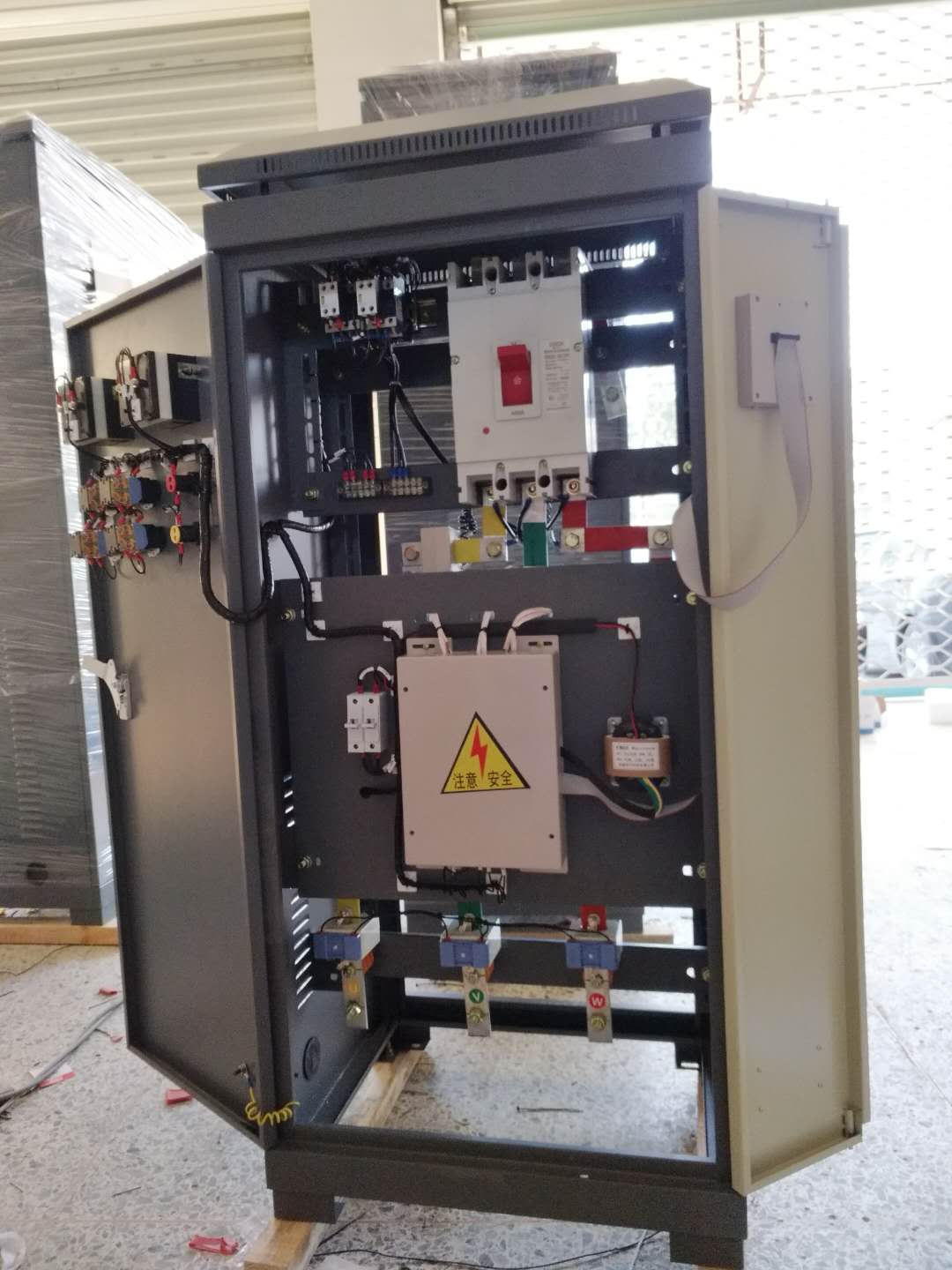 綿陽供應90kW軟啟動柜,小型斷路器型號